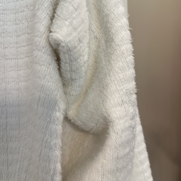 Women’s Patagonia, white fleece reversible jacket with gray detail, size small - Picture 8 of 8